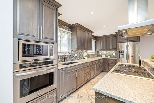 194 Hahn Ave, Cambridge, ON, N3C2Z2 | Card Image