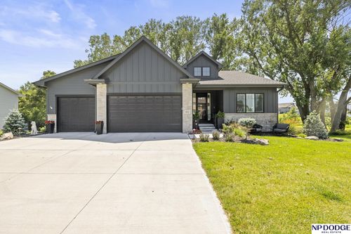 18221 Redwood St, Omaha, NE, 68136-4237 | Card Image