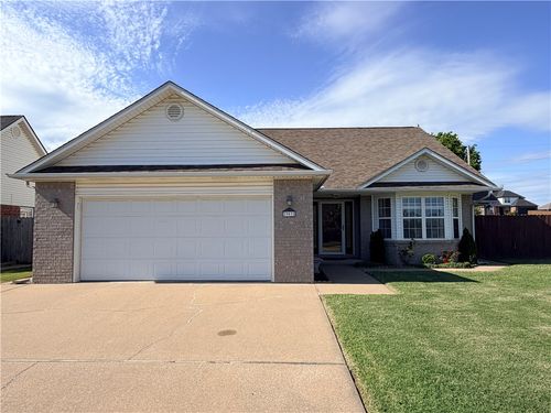 903 Hunter Rdg, Siloam Springs, AR, 72761-2209 | Card Image