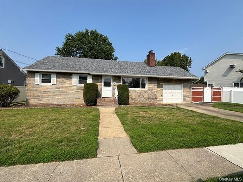 235 10th St, Bethpage, NY, 11714-1701 | Card Image
