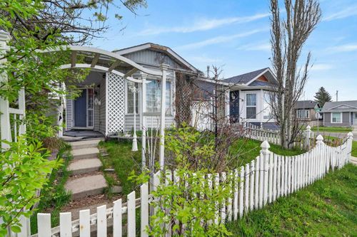 18 Falmere Way Ne, Calgary, AB, T3J2Z2 | Card Image