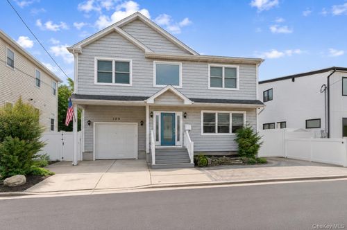 109 Kopf Rd, Bellmore, NY, 11710-4711 | Card Image