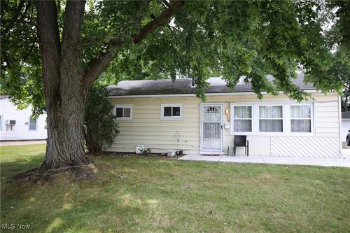 2906 Goble Dr, Lorain, OH, 44055-3713 | Card Image
