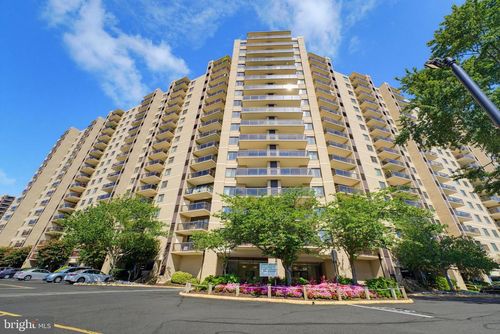 910-203 Yoakum Pkwy, ALEXANDRIA, VA, 22304-3724 | Card Image