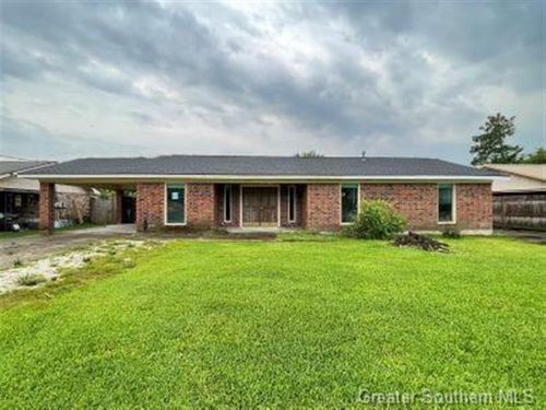 2115 N Rose Park Ave, Sulphur, LA, 70663-7105 | Card Image