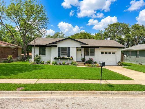 1910 Mercedes Rd, Denton, TX, 76205-5986 | Card Image