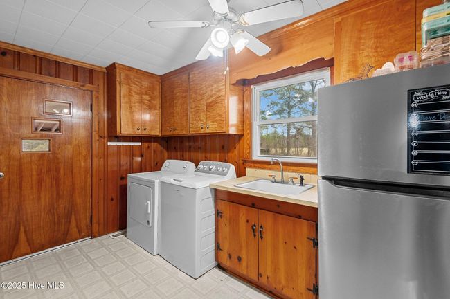 327 Nc Highway 305, House other with 3 bedrooms, 2 bathrooms and null parking in Windsor NC | Image 13