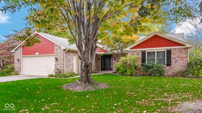 212 Hollowview Drive, House other with 3 bedrooms, 2 bathrooms and null parking in Noblesville IN | Image 1