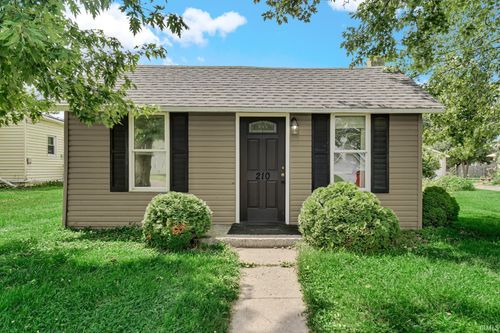 210 N Harrison St, Francesville, IN, 47946 | Card Image