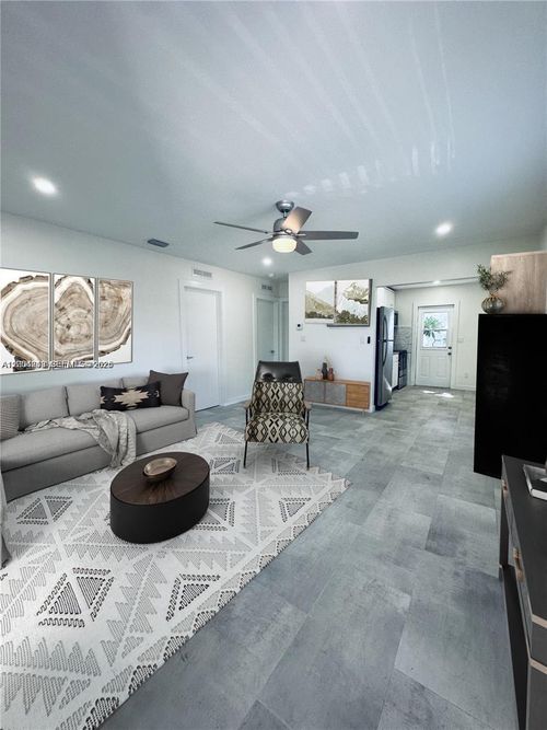 213-213 Sw 1st Ct, Dania Beach, FL, 33004-3911 | Card Image