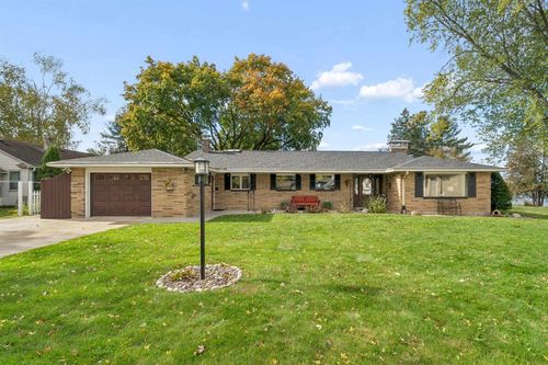 136 Circle Drive, Shawano, WI, 54166 | Card Image