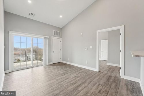 2br-302-2421 Bristol Rd, WARRINGTON, PA, 18976-2824 | Card Image