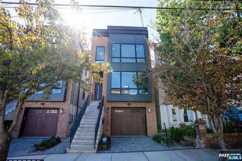 11 Irving St, Jersey City, NJ, 07307-2545 | Card Image