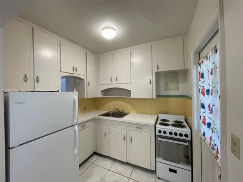 702-702 Se 16th St, Fort Lauderdale, FL, 33316-2632 | Card Image