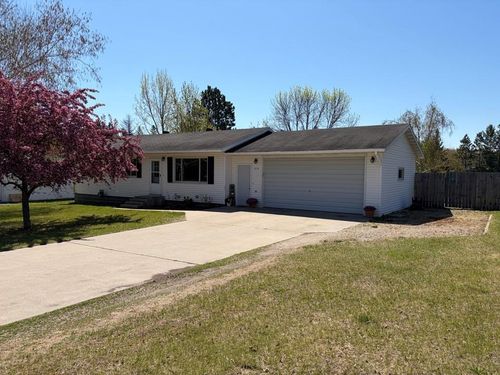 514 2nd St Nw, Menahga, MN, 56464-3215 | Card Image