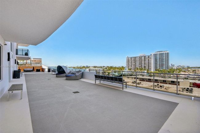 608 - 7901 Hispanola Ave, Condo with 2 bedrooms, 2 bathrooms and null parking in North Bay Village FL | Image 17