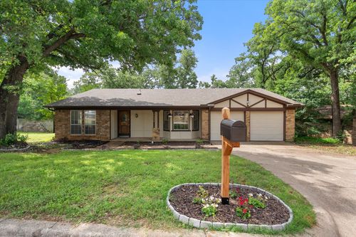 7636 Blue Carriage Ln, Fort Worth, TX, 76120-3402 | Card Image