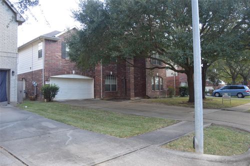 2423 Waterwood Dr, Sugar Land, TX, 77479-8906 | Card Image