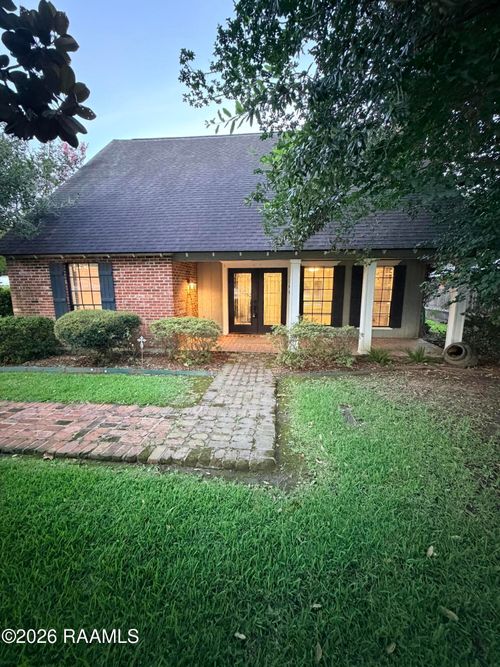108 School St, Youngsville, LA, 70592-5475 | Card Image