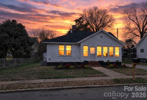 215 S King St, Gastonia, NC, 28052-3838 | Card Image