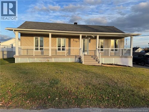 4 Rue Des Pins, Kedgwick, NB, E8B1C7 | Card Image