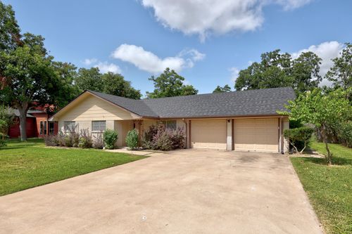 2305 Lathan Ln, Taylor, TX, 76574-1473 | Card Image