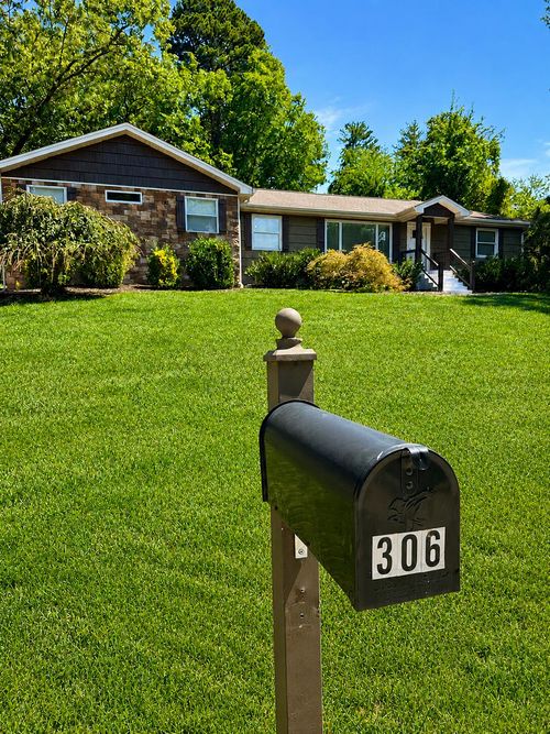 306 Dawn St, Signal Mountain, TN, 37377-3023 | Card Image