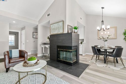 apt-f-8170 Mountain View Dr, Pleasanton, CA, 94588-4757 | Card Image