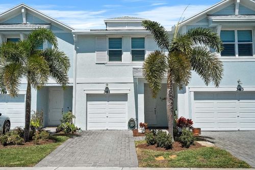 341 Se Halifax Ln, Stuart, FL, 34994-3601 | Card Image