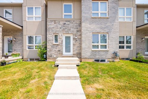19 Perenack Ave, Welland, ON, L3C0J2 | Card Image