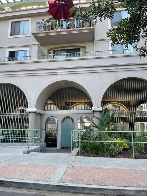 310-555 Maine Ave, Long Beach, CA, 90802-1167 | Card Image