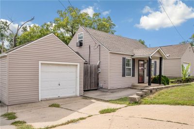 View of front of home and garage | Image 1