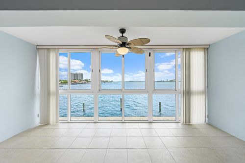 206-400 Wilma Cir, Riviera Beach, FL, 33404-4663 | Card Image