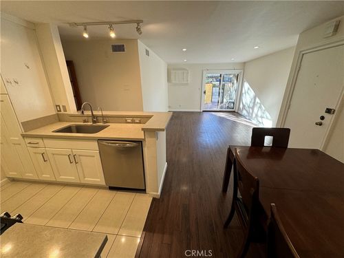 110-365 Burchett St, Glendale, CA, 91203 | Card Image
