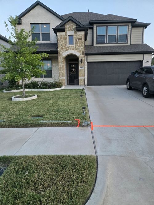 653 Erin Hills Dr, Red Oak, TX, 75154-2757 | Card Image