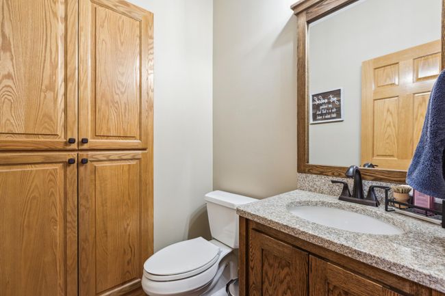 Main floor half bath | Image 15