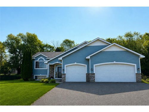 2733 Galway Ct, Hudson, WI, 54016-5858 | Card Image