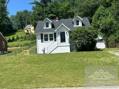 2608 Grassy Branch Rd, Bluefield, WV, 24701-5139 | Card Image