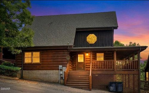 2006 Cougar Crossing Way, Sevierville, TN, 37876 | Card Image