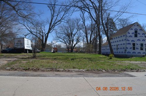 419 Packard St, Benton Harbor, MI, 49022-4238 | Card Image