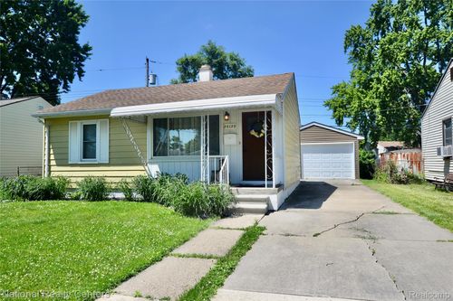 30159 Palmer Blvd, Madison Heights, MI, 48071-1825 | Card Image