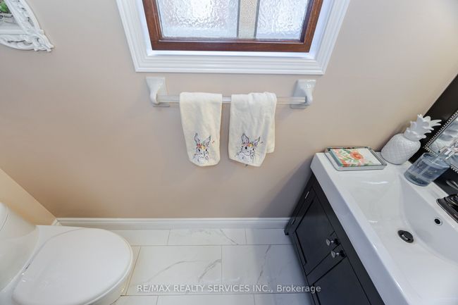 37 Baybrook Rd, House other with 6 bedrooms, 4 bathrooms and 4 parking in Brampton ON | Image 17