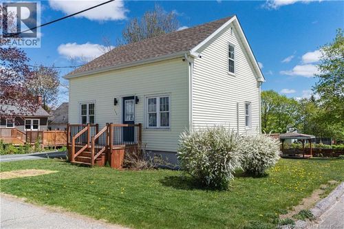 146 Burns St, Miramichi, NB, E1V1H9 | Card Image