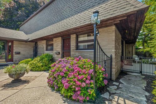 apt-g27-2727 S Lakeshore Dr, Saint Joseph, MI, 49085-2662 | Card Image