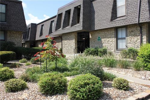 7433 102nd Ct, Overland Park, KS, 66212-2502 | Card Image