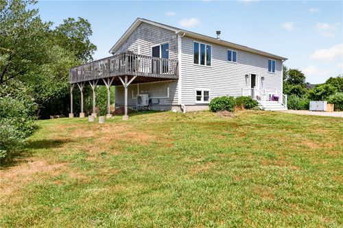8 Southwest Rd, Narragansett, RI, 02882-6124 | Card Image