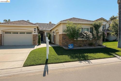 2072 Bridgeport Loop, Discovery Bay, CA, 94505-2309 | Card Image
