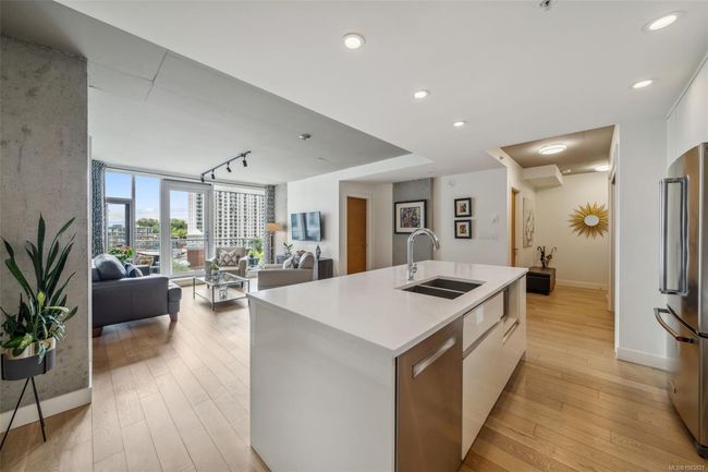 601 - 989 Johnson St, Condo with 2 bedrooms, 2 bathrooms and 1 parking in Victoria BC | Image 7