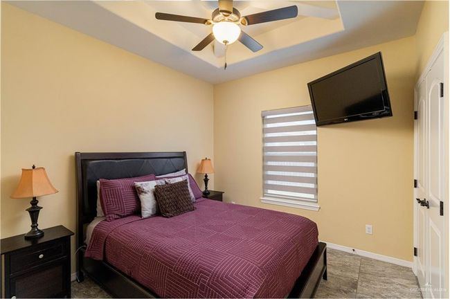 Guest Bedroom 1 | Image 9