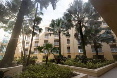 213 - 7275 Sw 90th Way, Condo with 2 bedrooms, 2 bathrooms and null parking in Miami FL | Image 3